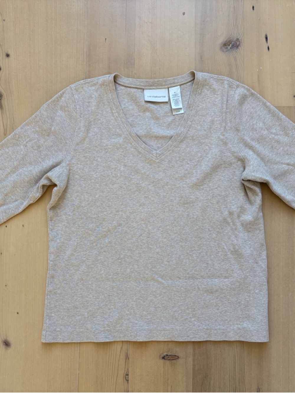 Liz Claiborne Soft Beige Cream V-Neck Knit Cotton Blend Top - Medium